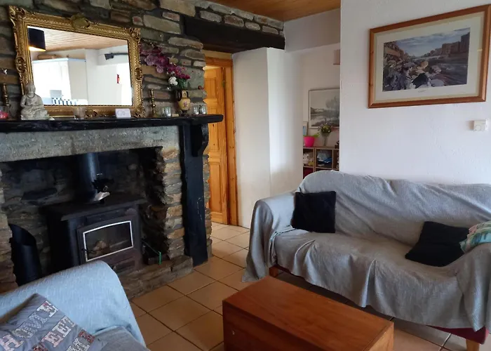 6 Bed - Sleeps 12 - Pets - Garden - Parking Villa *